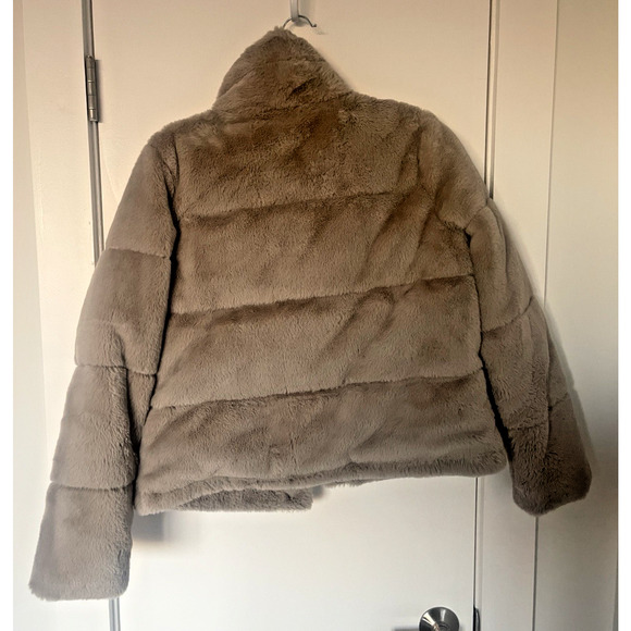 Abercrombie A&F Mini Puffer Women's M Gray Faux Fur Cropped Winter Coat Jacket - Picture 10 of 10